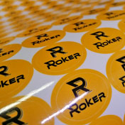 Stickers en vinil de fuerte adhesivo, laminado glossy de protección, alta durabilidad para nuestro cliente Roker