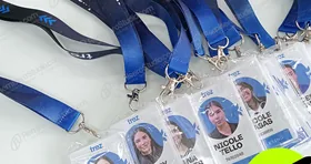 Fotochecks de PVC con portafotocheck y cinta lanyard sublimada