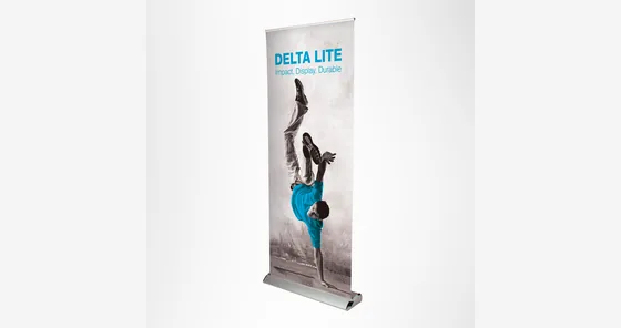 Roll screen de base ancha 2 × 1 metros con banner impreso
