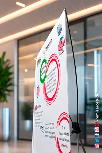 Parante Araña 1.20 × 2 metros, X-Banner Stand con banner impresión 2400 dpi alta resolución